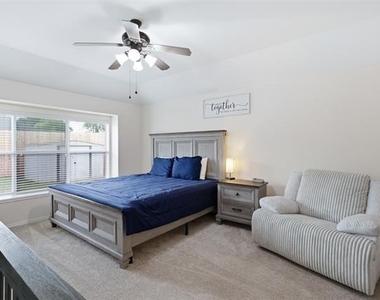 1002 Zachary Drive - Photo Thumbnail 15