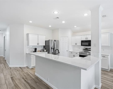 1002 Zachary Drive - Photo Thumbnail 14
