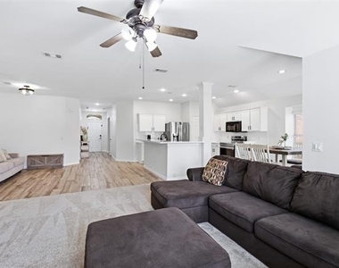 1002 Zachary Drive - Photo Thumbnail 5