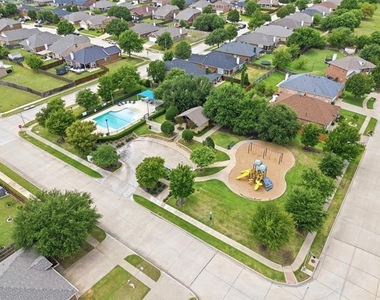 1002 Zachary Drive - Photo Thumbnail 27