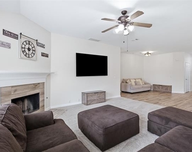 1002 Zachary Drive - Photo Thumbnail 4