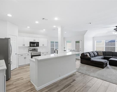 1002 Zachary Drive - Photo Thumbnail 13