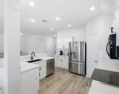 1002 Zachary Drive - Photo Thumbnail 9