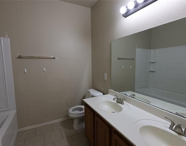 1411 Bankston Drive - Photo Thumbnail 12