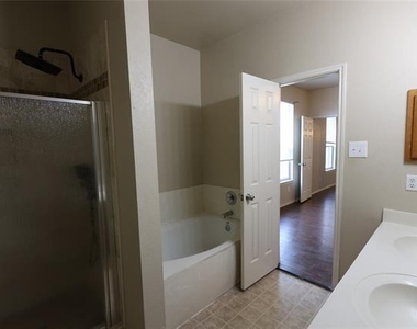1411 Bankston Drive - Photo Thumbnail 9
