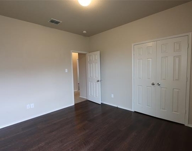1411 Bankston Drive - Photo Thumbnail 13