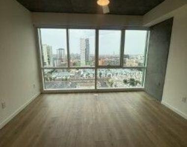 777 N Central Avenue - Photo Thumbnail 1