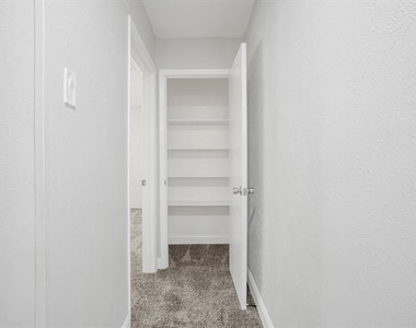 2203 Sheraton Drive - Photo Thumbnail 25