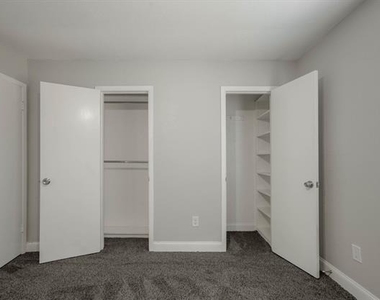 2203 Sheraton Drive - Photo Thumbnail 23