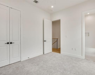 123 Thornton Street - Photo Thumbnail 14