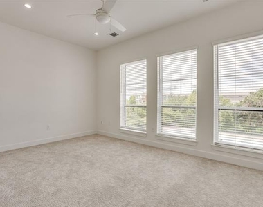 123 Thornton Street - Photo Thumbnail 16