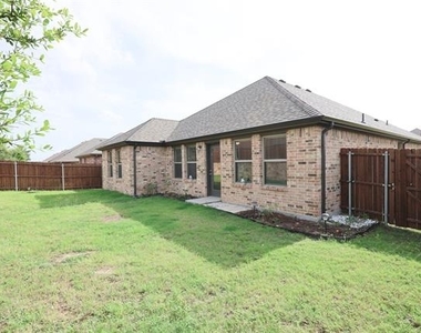 4012 Mockingbird Lane - Photo Thumbnail 26