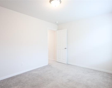 4012 Mockingbird Lane - Photo Thumbnail 17