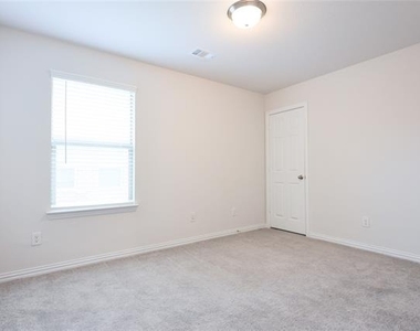 4012 Mockingbird Lane - Photo Thumbnail 16