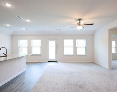 4012 Mockingbird Lane - Photo Thumbnail 3
