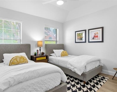 9724 Preston Vineyard Drive - Photo Thumbnail 30
