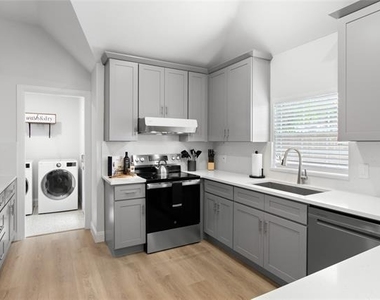 9724 Preston Vineyard Drive - Photo Thumbnail 11