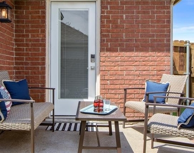 9724 Preston Vineyard Drive - Photo Thumbnail 38