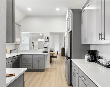 9724 Preston Vineyard Drive - Photo Thumbnail 15