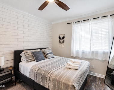 7934 E Loma Land Drive - Photo Thumbnail 13