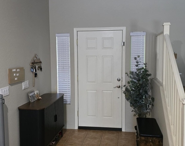 4523 W Rolling Rock Drive - Photo Thumbnail 3