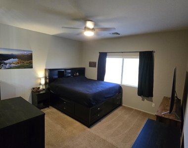 4523 W Rolling Rock Drive - Photo Thumbnail 14
