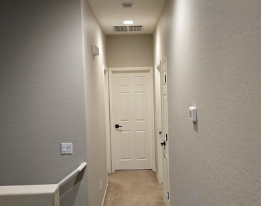 4523 W Rolling Rock Drive - Photo Thumbnail 10