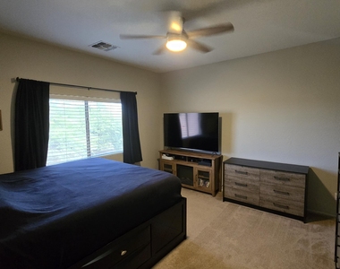 4523 W Rolling Rock Drive - Photo Thumbnail 13