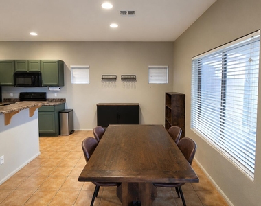 4523 W Rolling Rock Drive - Photo Thumbnail 6