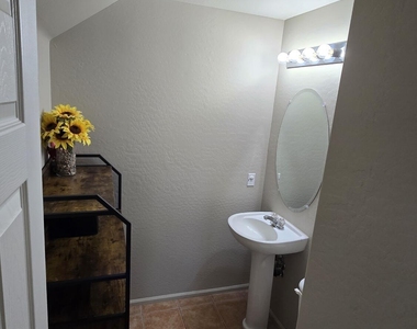 4523 W Rolling Rock Drive - Photo Thumbnail 5