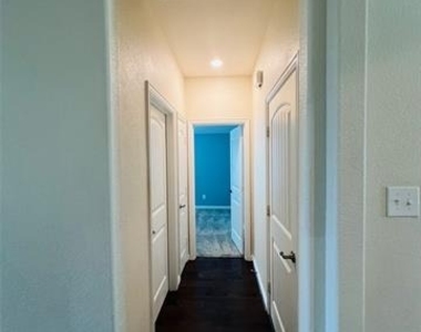 16600 Spence Park Lane - Photo Thumbnail 11