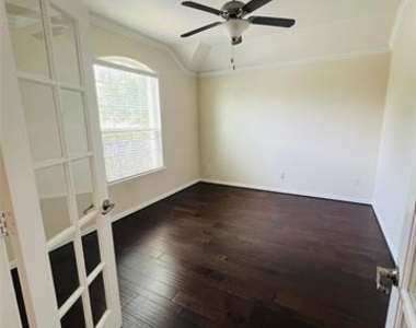 16600 Spence Park Lane - Photo Thumbnail 2