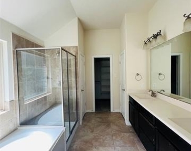 16600 Spence Park Lane - Photo Thumbnail 9