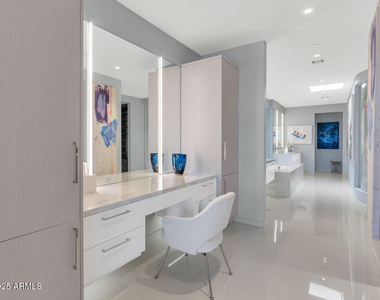 3801 N Goldwater Boulevard - Photo Thumbnail 16
