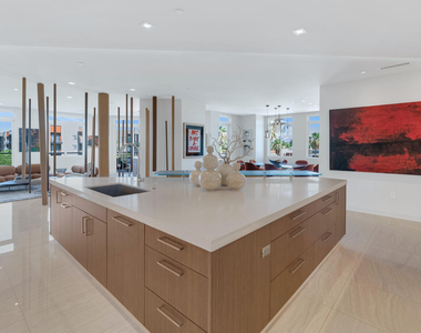 3801 N Goldwater Boulevard - Photo Thumbnail 4