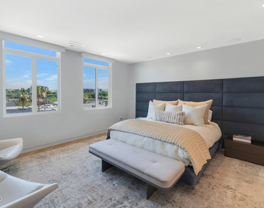 3801 N Goldwater Boulevard - Photo Thumbnail 13