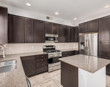 5550 N 16th Street - Photo Thumbnail 10