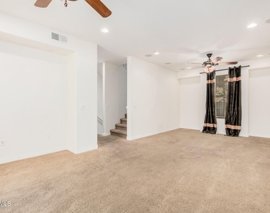 5550 N 16th Street - Photo Thumbnail 4