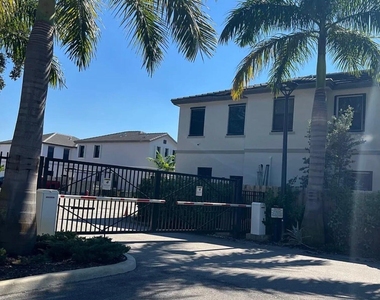542 Sw 19th Terrace - Photo Thumbnail 15