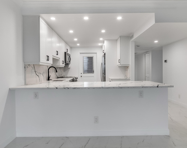 3000 N Palm Aire Drive - Photo Thumbnail 24