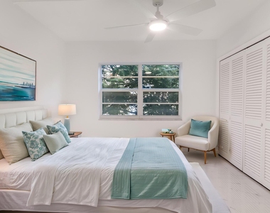 3000 N Palm Aire Drive - Photo Thumbnail 4