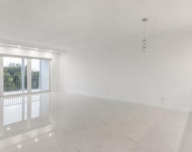 3000 N Palm Aire Drive - Photo Thumbnail 10