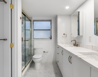 3000 N Palm Aire Drive - Photo Thumbnail 30