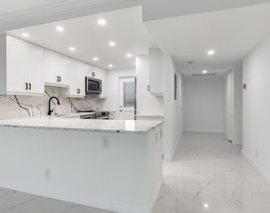 3000 N Palm Aire Drive - Photo Thumbnail 19