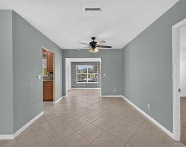 416 Se Naranja Avenue - Photo Thumbnail 10