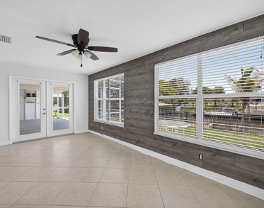 416 Se Naranja Avenue - Photo Thumbnail 13