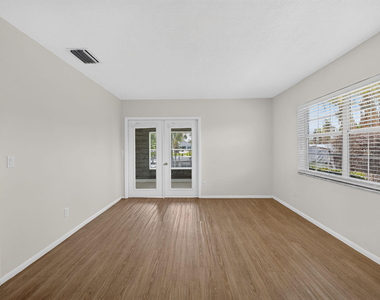 416 Se Naranja Avenue - Photo Thumbnail 17