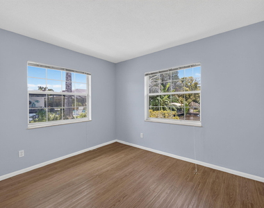 416 Se Naranja Avenue - Photo Thumbnail 16
