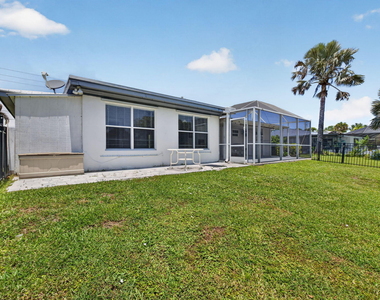 416 Se Naranja Avenue - Photo Thumbnail 95