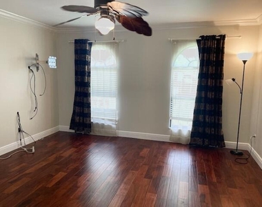 618 Se Streamlet Avenue - Photo Thumbnail 15
